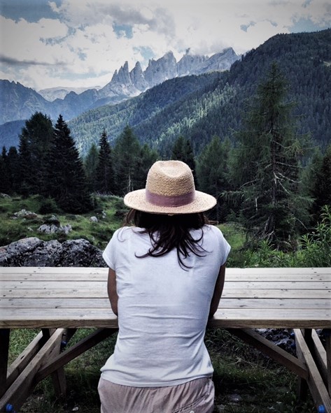 donna, panorama, montagne, cappello