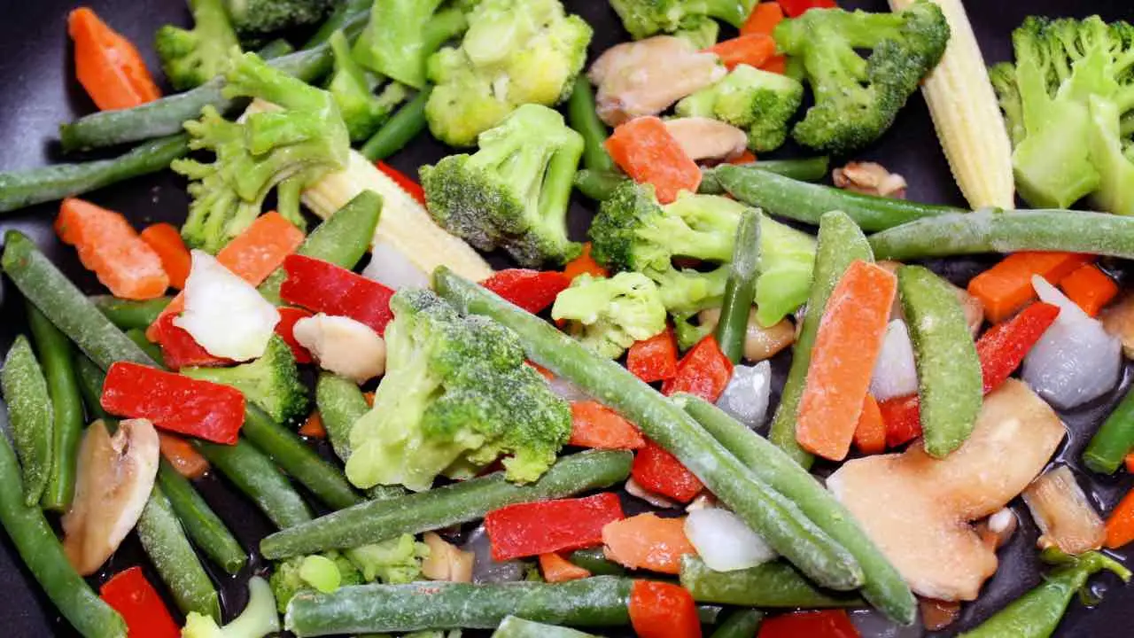 Non mettere mai la verdura congelata direttamente in padella