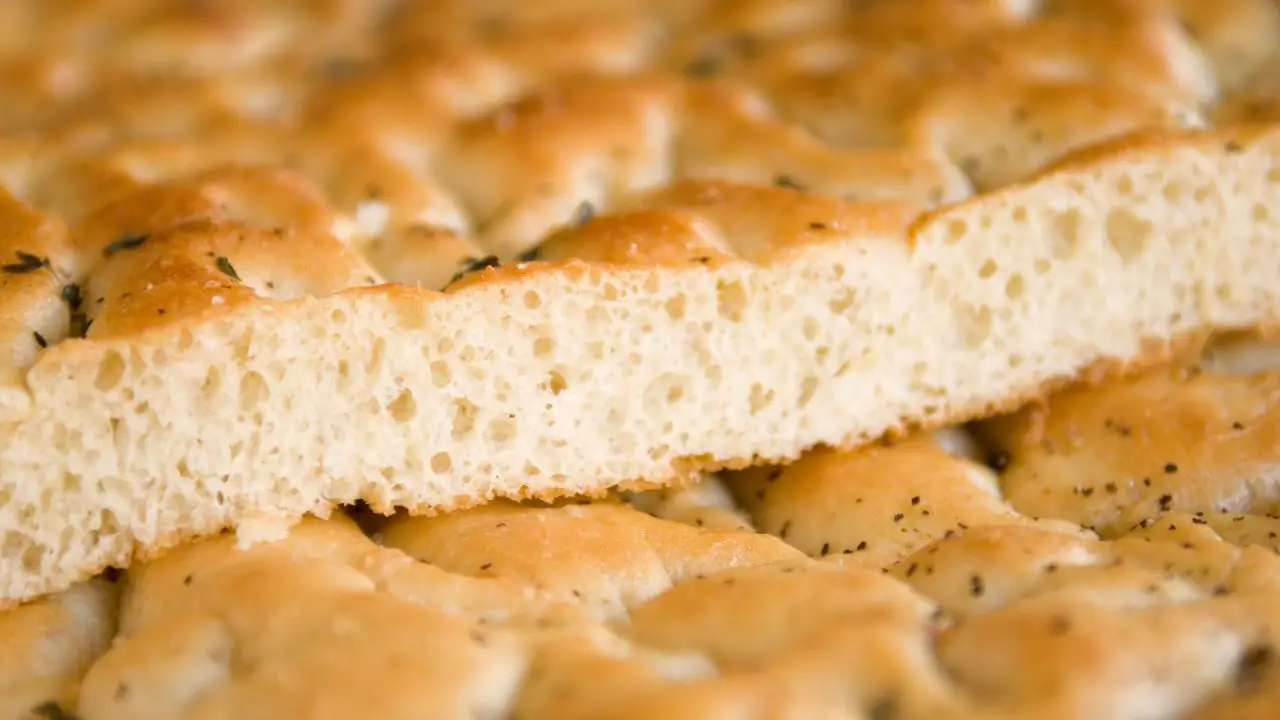 Perché la tua focaccia resta piatta