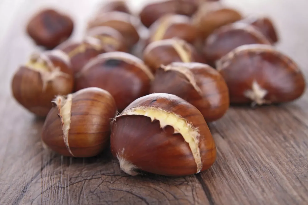 Come arrostire le castagne senza che restino crude