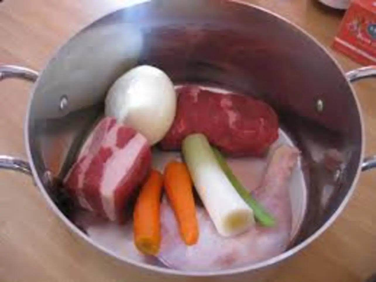 Come preparare il brodo di carne: il metodo infallibile della nonna