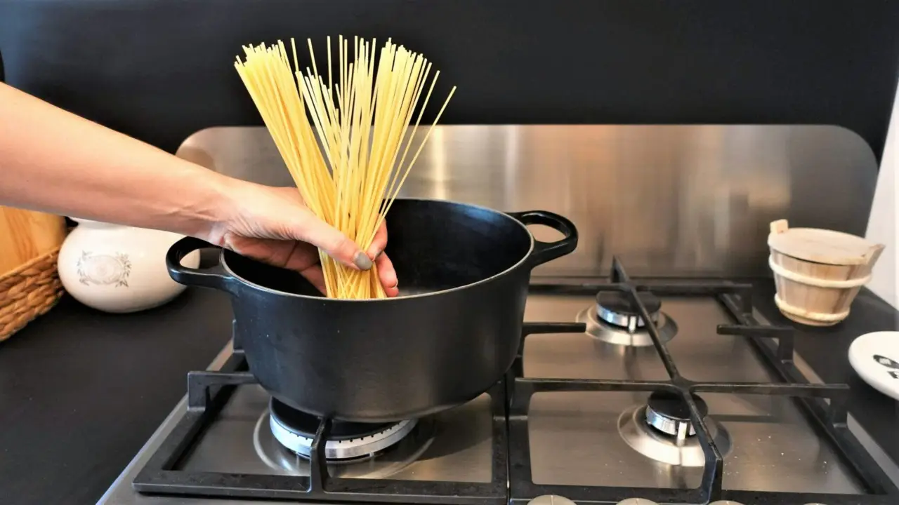 Non mettere mai la pasta in pentole troppo piccole