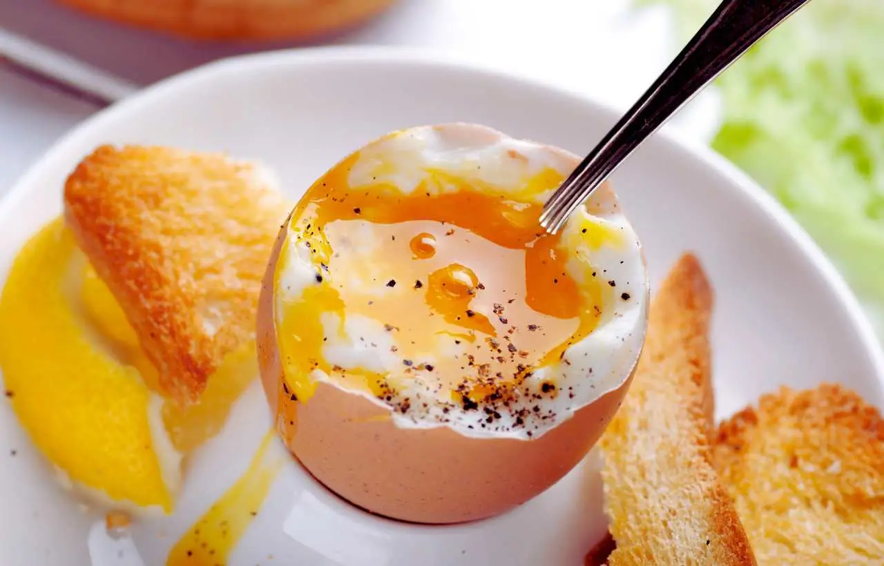 Come cuocere le uova perfette: morbide, sode o barzotte senza sbagliare