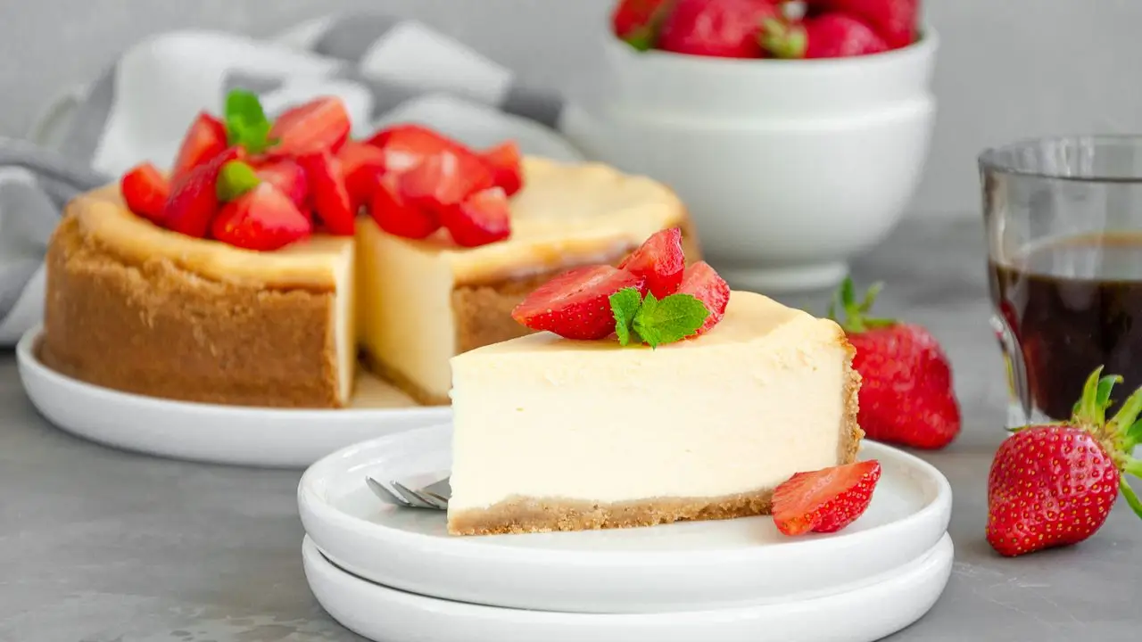 Cheesecake senza cottura che resta compatta anche fuori dal frigo
